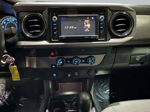 Used 2019 Toyota Tacoma SR5 RWD image 47
