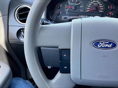 Used 2006 Ford F150 XLT RWD image 6