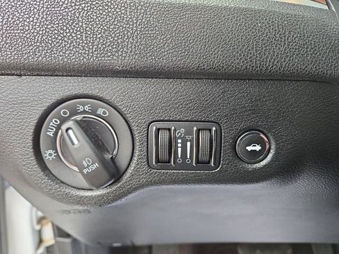 Used 2017 Chrysler 300 C Platinum image 20