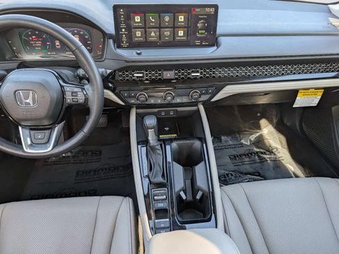 Certified 2025 Honda Accord Touring image 17