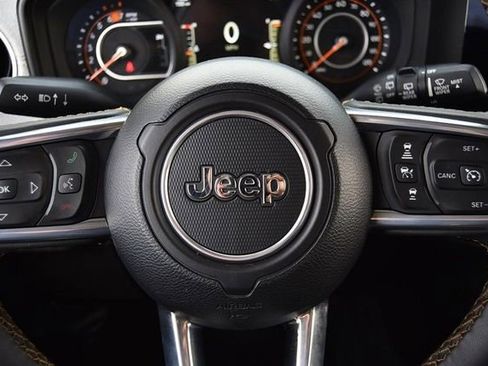 Used 2024 Jeep Wrangler Sahara image 20