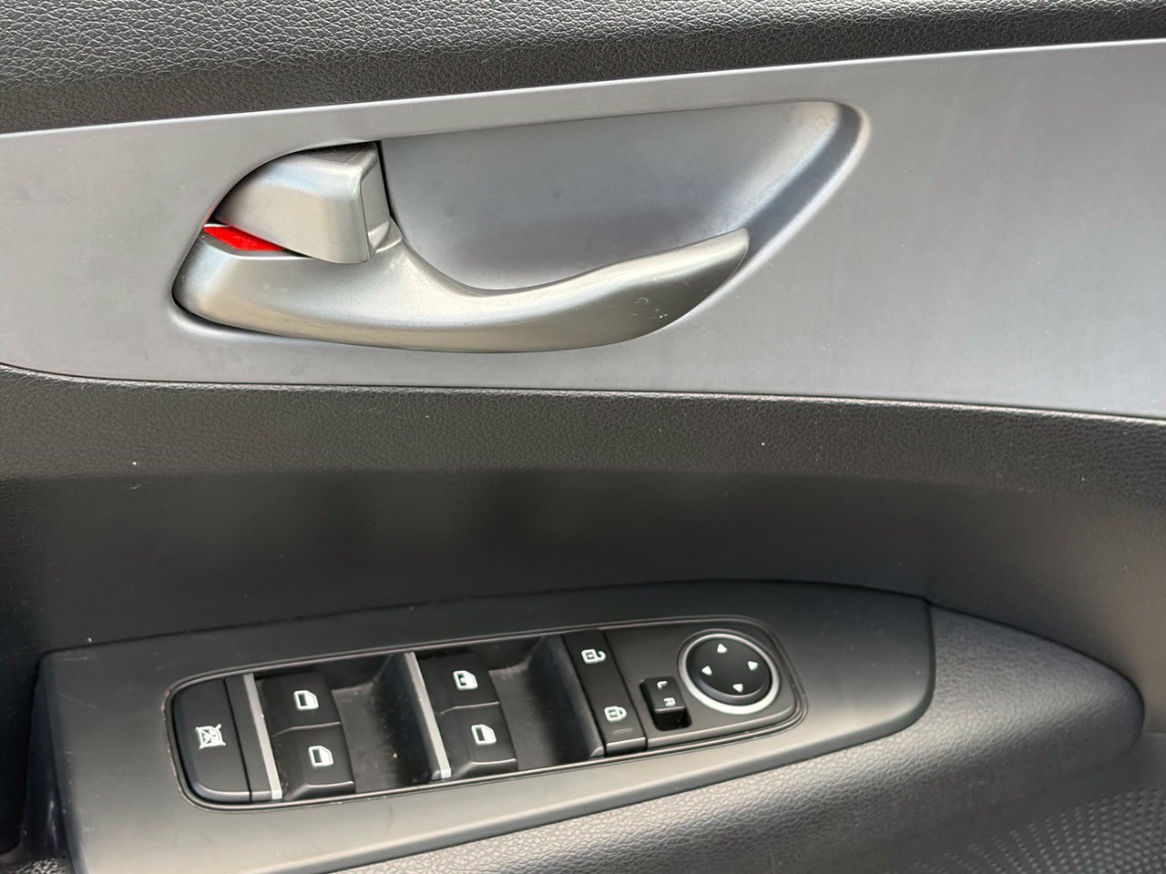 Used 2022 Kia Forte LXS FWD image 5