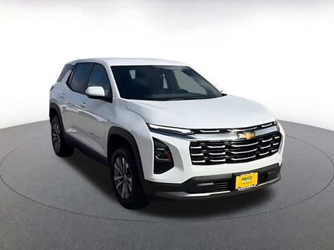 Used 2025 Chevrolet Equinox LT FWD image 3