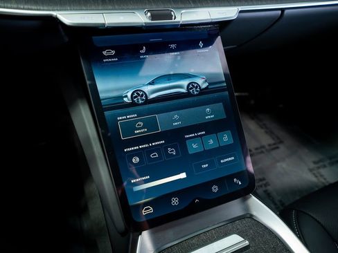 Used 2024 Lucid Air Touring AWD/4WD image 39