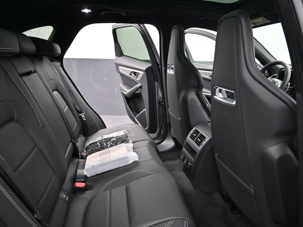 New 2026 Jaguar F-PACE R-Dynamic S AWD/4WD image 13