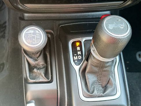 Used 2023 Jeep Wrangler Unlimited AWD/4WD image 18