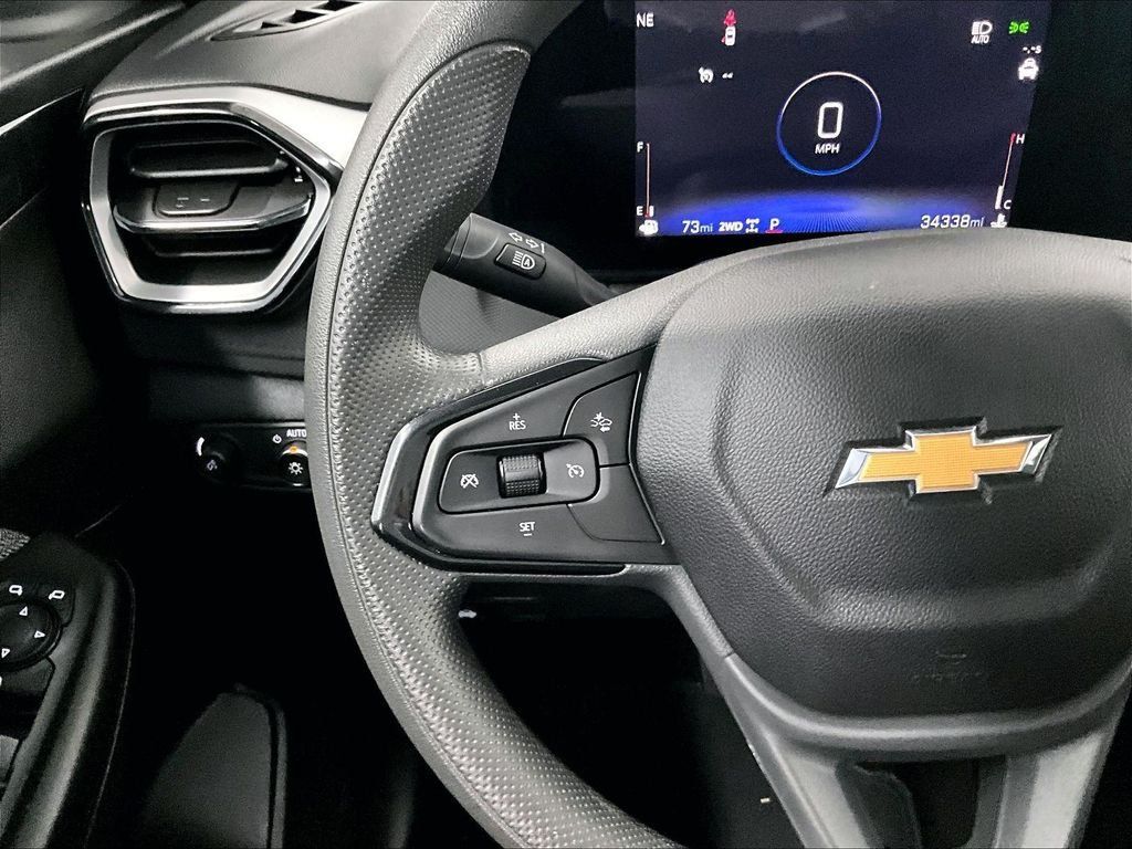 Used 2025 Chevrolet TrailBlazer LT AWD/4WD image 23
