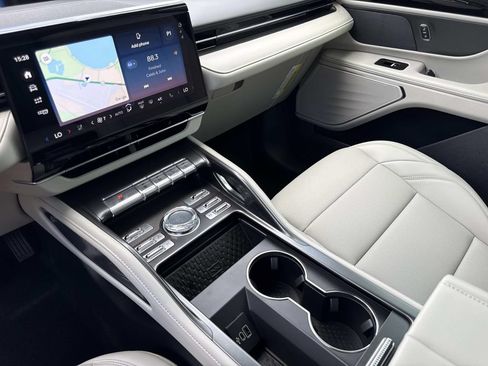 New 2026 Lincoln Nautilus Premier AWD/4WD image 25