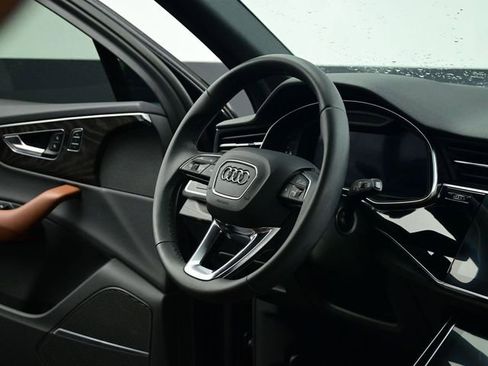 Used 2021 Audi Q7 3.0T Premium Plus image 38