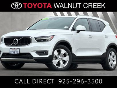 Used 2021 Volvo XC40 T5 Momentum
