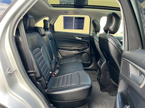 Used 2016 Ford Edge SEL w/ Equipment Group 201A AWD/4WD image 17