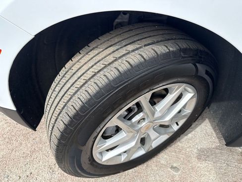 Used 2024 Chevrolet Equinox LS image 9