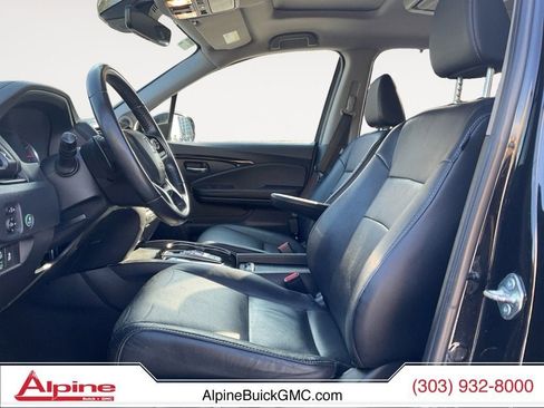 Used 2019 Honda Pilot Touring image 9