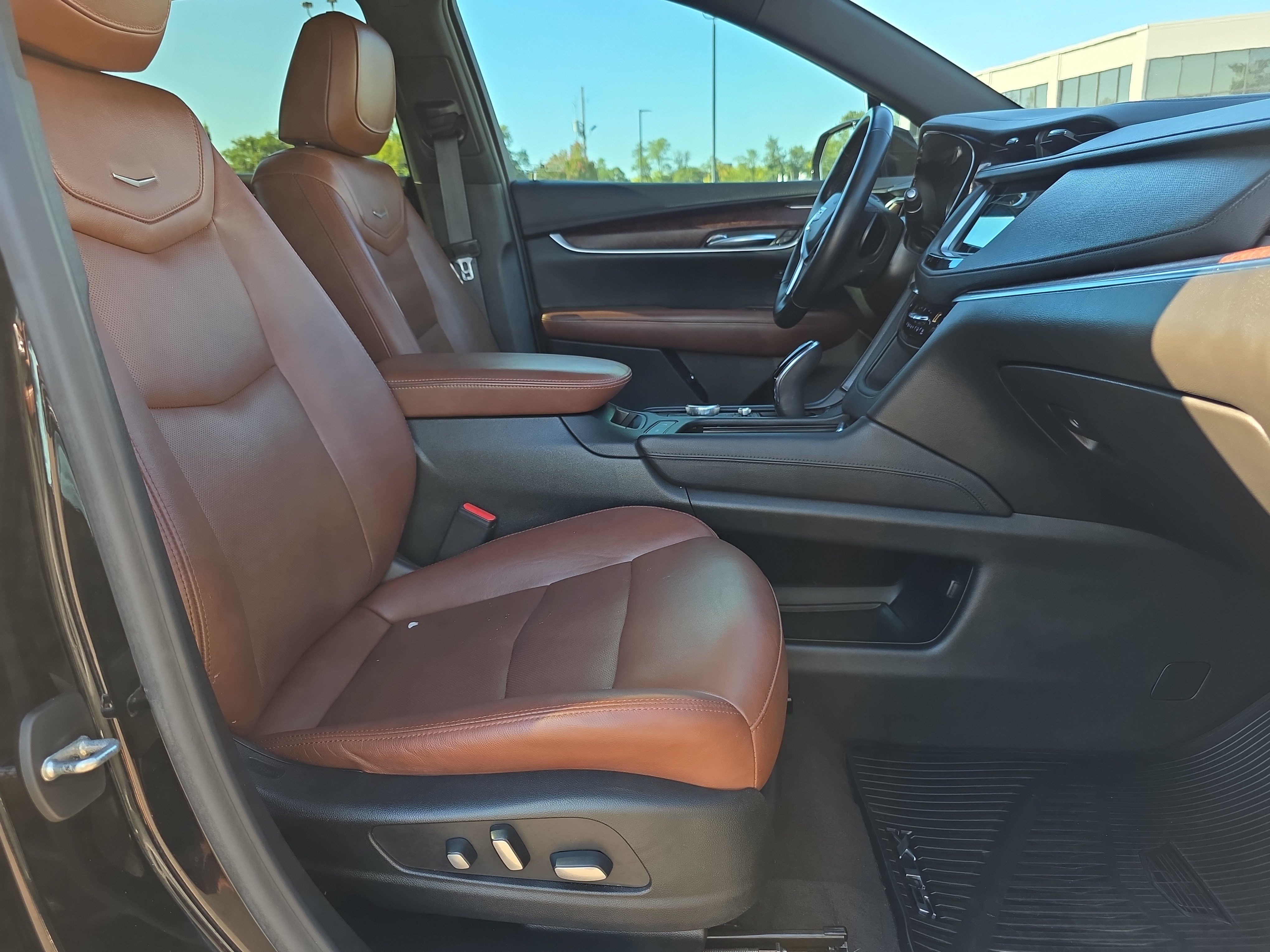 Used 2022 Cadillac XT5 Premium Luxury w/ Technology Package FWD image 15