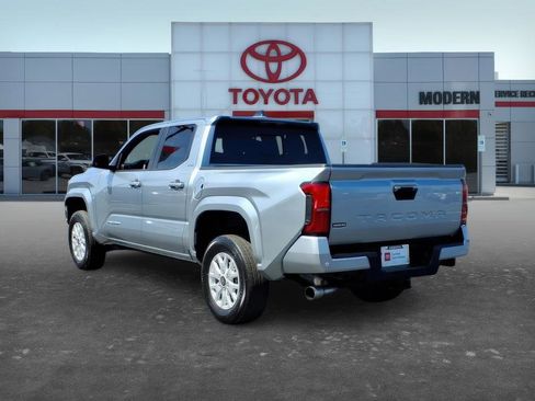 Certified 2024 Toyota Tacoma SR5 w/ SR5 Upgrade Package RWD image 4