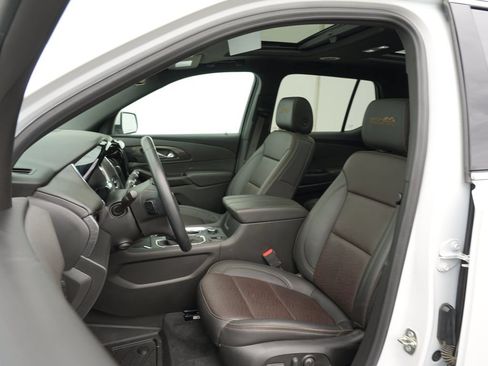 Certified 2023 Chevrolet Traverse High Country AWD/4WD image 12