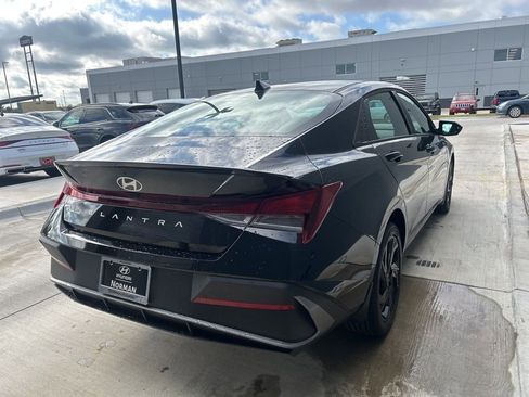 New 2026 Hyundai Elantra Limited FWD image 5