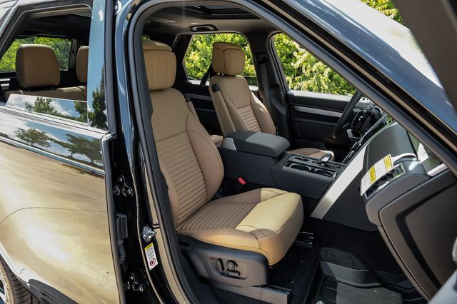 New 2026 Land Rover Discovery Limited Edition AWD/4WD image 48
