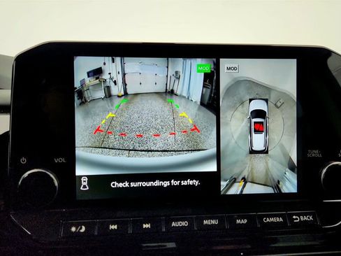 Used 2024 Nissan Pathfinder SL image 19