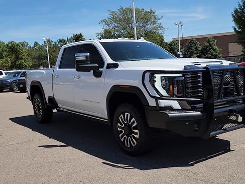 Used 2024 GMC Sierra 3500 Denali Ultimate AWD/4WD image 6