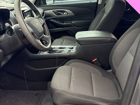 Used 2021 Chevrolet Traverse LS FWD image 14