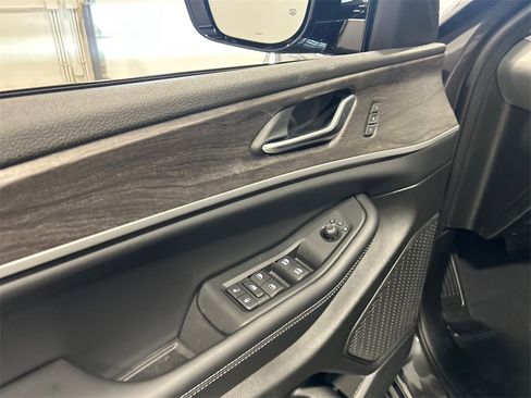 New 2025 Jeep Grand Cherokee Limited image 14