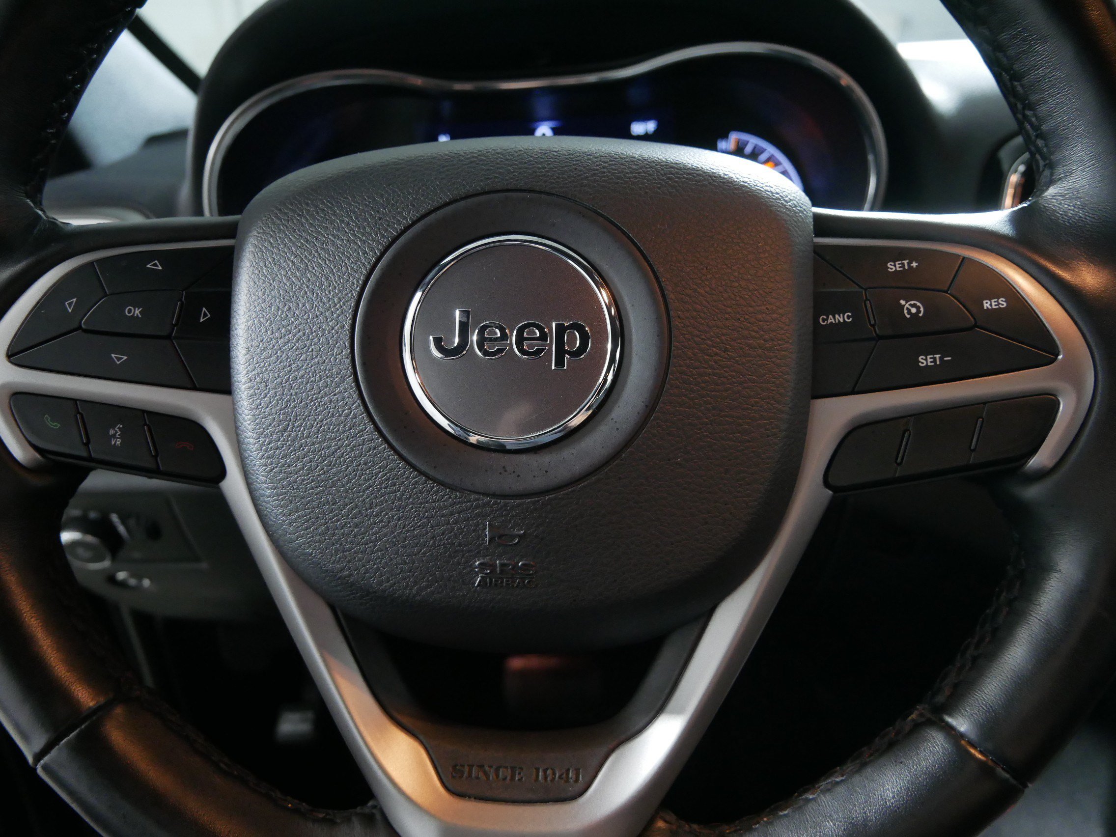 Used 2021 Jeep Grand Cherokee Laredo X AWD/4WD image 25