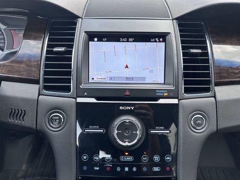 Used 2019 Ford Taurus Limited w/ Driver Assist Package FWD image 19