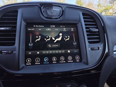 Used 2023 Chrysler 300 S image 10