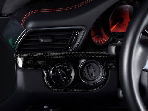 Used 2015 Porsche 911 Turbo S image 28