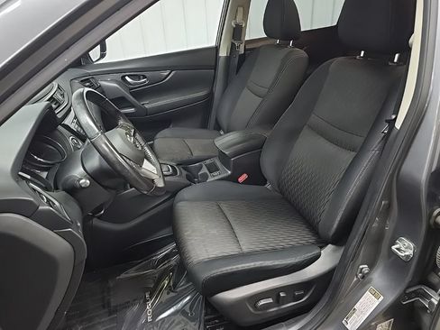 Used 2018 Nissan Rogue SV w/ Sun & Sound Touring Package AWD/4WD image 32