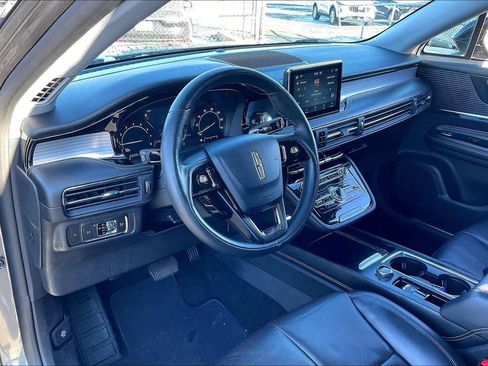 Used 2022 Lincoln Corsair AWD w/ Premium Package image 11