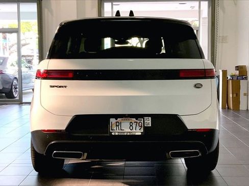 Used 2023 Land Rover Range Rover Sport SE image 4