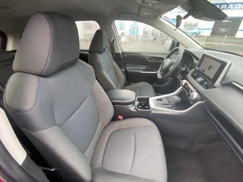 Certified 2025 Toyota RAV4 LE image 23