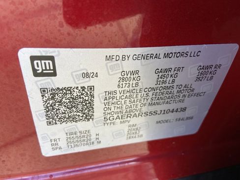 Used 2025 Buick Enclave Preferred w/ Power Package image 32