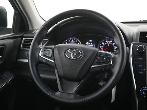 Used 2016 Toyota Camry SE image 14