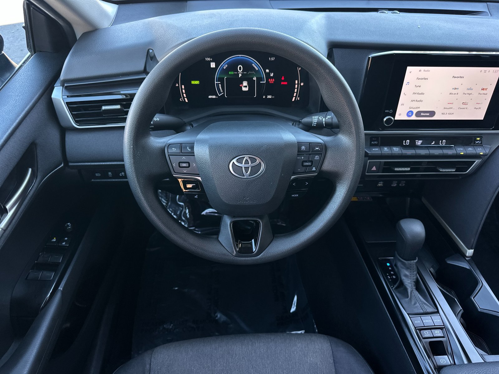 Used 2025 Toyota Camry LE FWD image 13