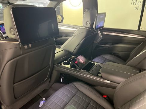 Used 2025 Cadillac Escalade V AWD/4WD image 8