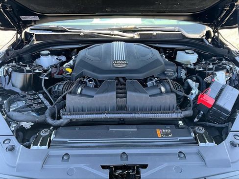 New 2026 Cadillac CT5 V w/ Platinum Package AWD/4WD image 17