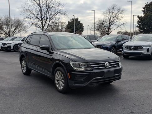 Used 2020 Volkswagen Tiguan S image 3
