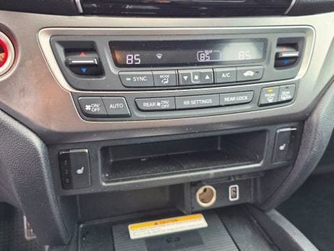 Used 2022 Honda Pilot Special Edition image 16