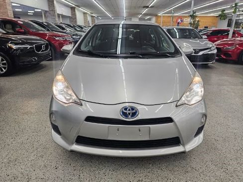 Used 2012 Toyota Prius C One image 2