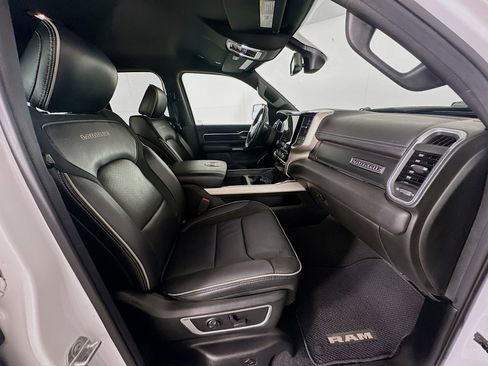 Used 2019 RAM 1500 Laramie w/ Sport Appearance Package AWD/4WD image 30