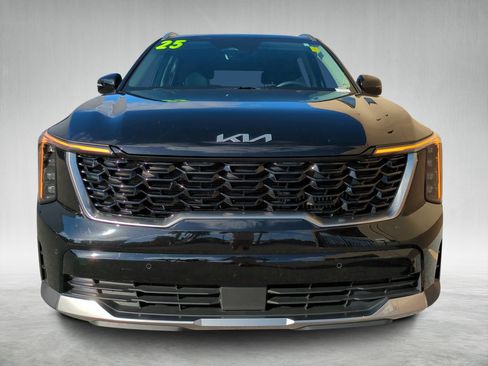 Certified 2025 Kia Sorento EX image 8