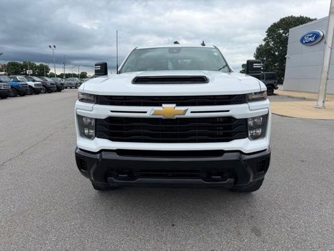 Used 2024 Chevrolet Silverado 2500 Custom w/ Custom Value Package AWD/4WD image 5