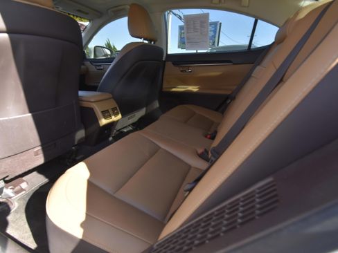 Used 2016 Lexus ES 300h w/ Navigation System Package FWD image 9