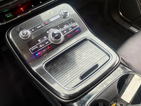Used 2022 Lincoln Nautilus FWD w/ Premium Package image 19