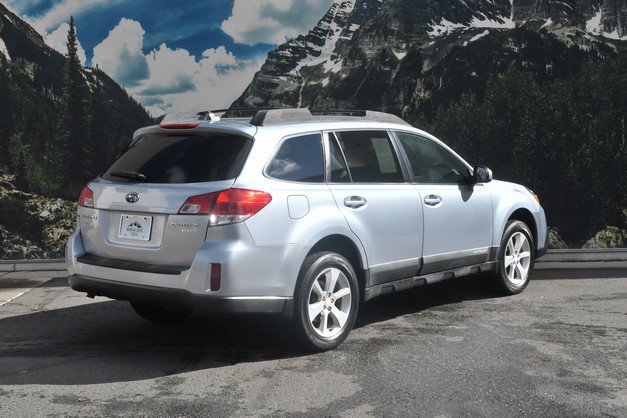 Used 2014 Subaru Outback 2.5i Premium AWD/4WD image 3
