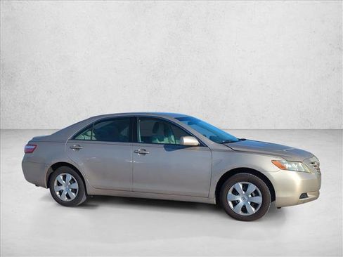 Used 2009 Toyota Camry LE image 4