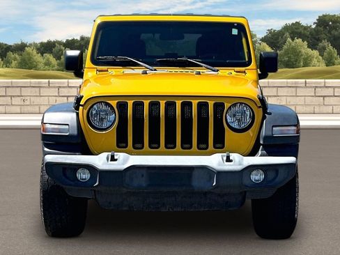 Used 2019 Jeep Wrangler Sport AWD/4WD image 3